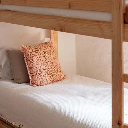 True Local Village בית נופש *