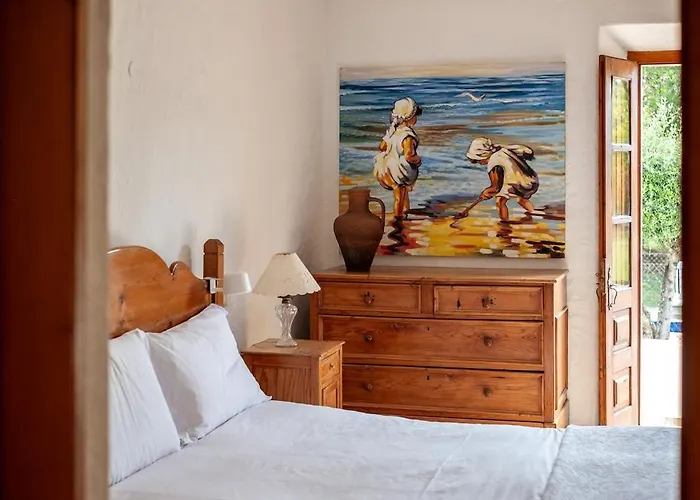 True Local Village * Loulé