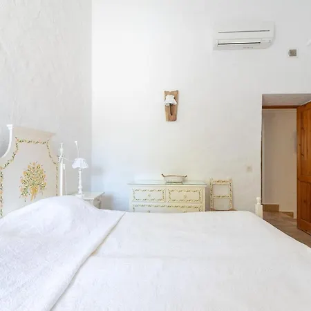 True Local Village Loulé