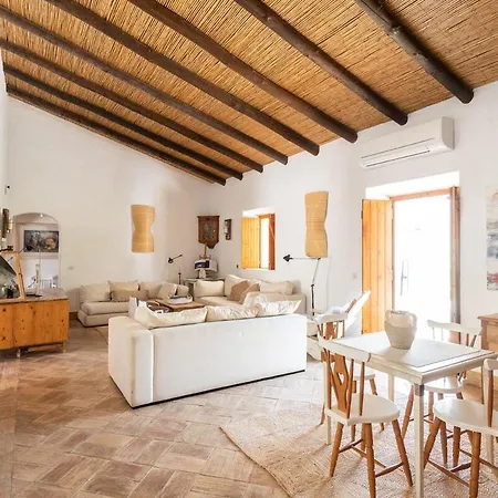 True Local Village Loulé