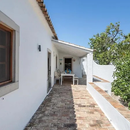 True Local Village * Loulé